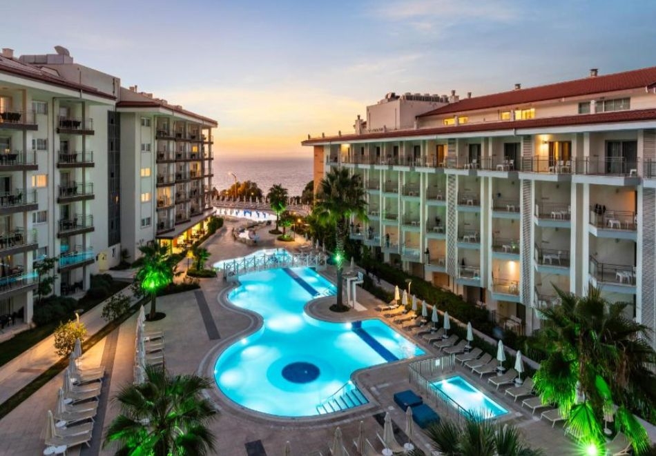 Почивка в Кушадасъ, Турция: 7 Аll Inclusive нощувки на човек в RAMADA HOTEL & SUITES BY WYNDHAM 5* + автобусен транспорт. Дете до 11.99 безплатно, снимка 3