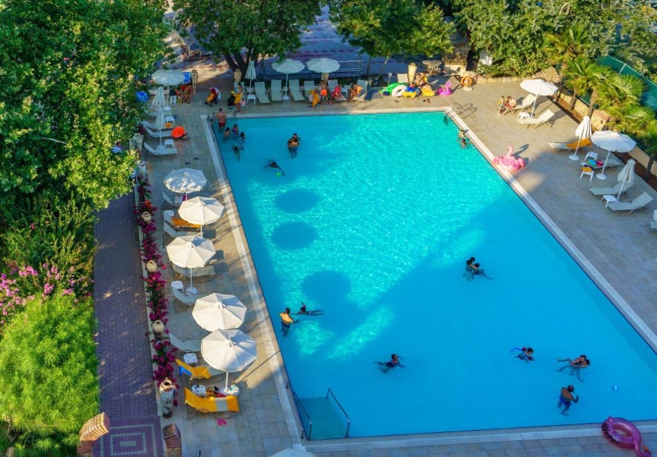 На първа линия през септември в Олимпийска ривиера, Гърция: All Inclusive нощувка на човек + чадър и шезлонг на плажа + Splash Park в хотел Cronwell Platamon Resort 5*, снимка 3