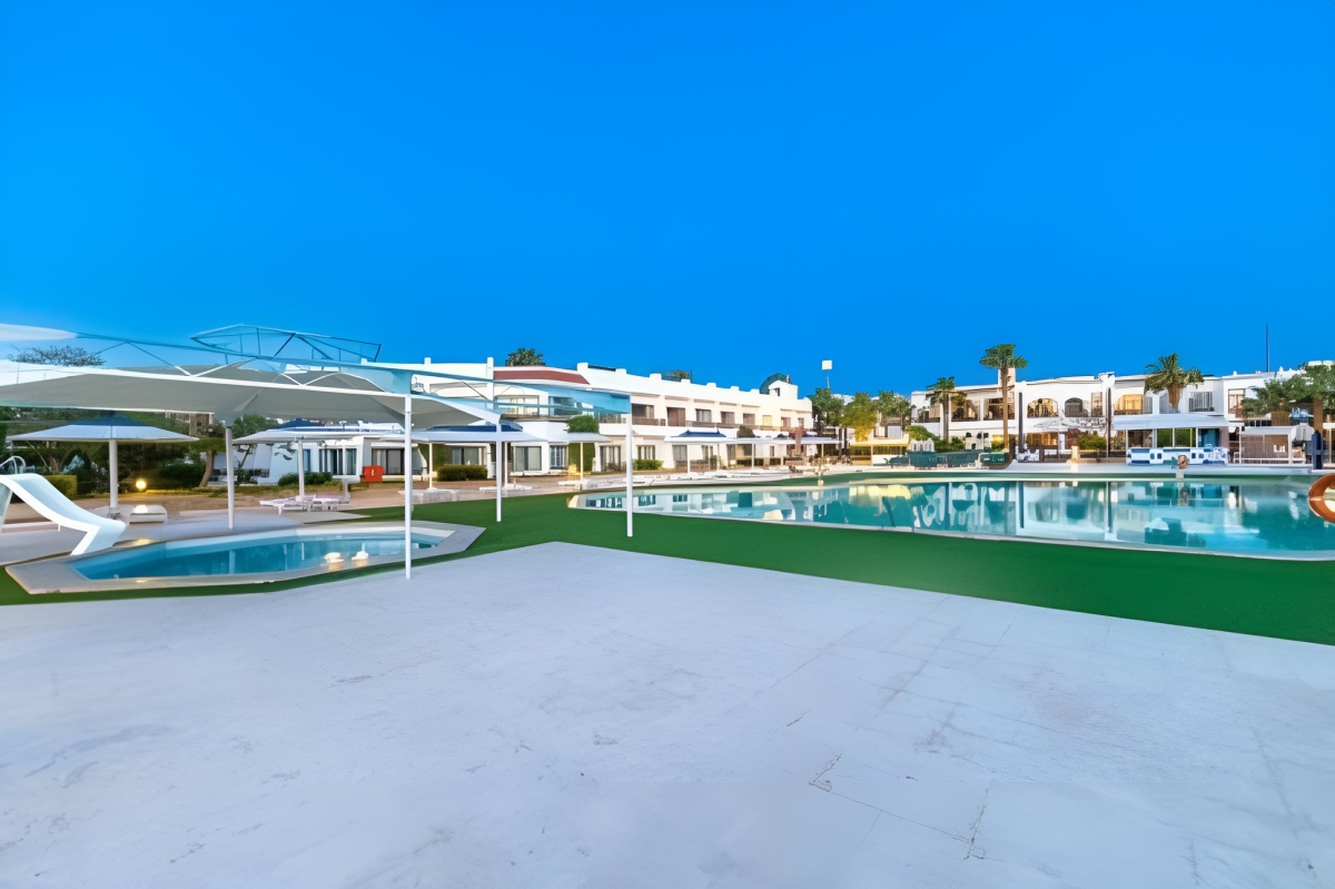 На първа линия в Хургада, Египет: Полет от София + 7 All Inclusive нощувки на човек в GRAND HOTEL, снимка 3