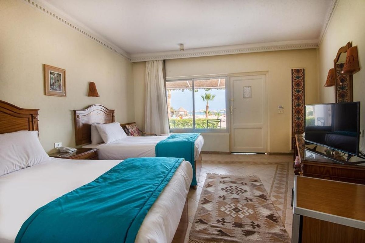 На първа линия в Хургада, Египет: Полет от София + 7 All Inclusive нощувки на човек в SHAMS SAFAGA 4*, снимка 11