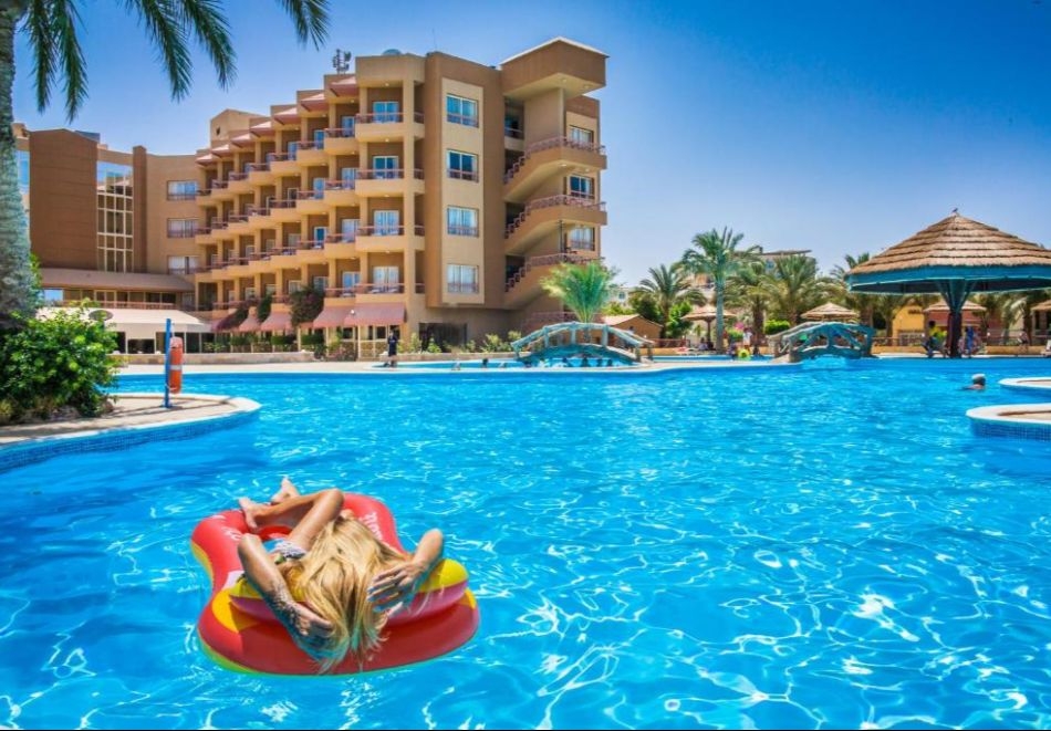 На първа линия в Хургада, Египет: Полет от София + 7 All Inclusive нощувки на човек в SEAGULL BEACH RESORT 4*, снимка 5