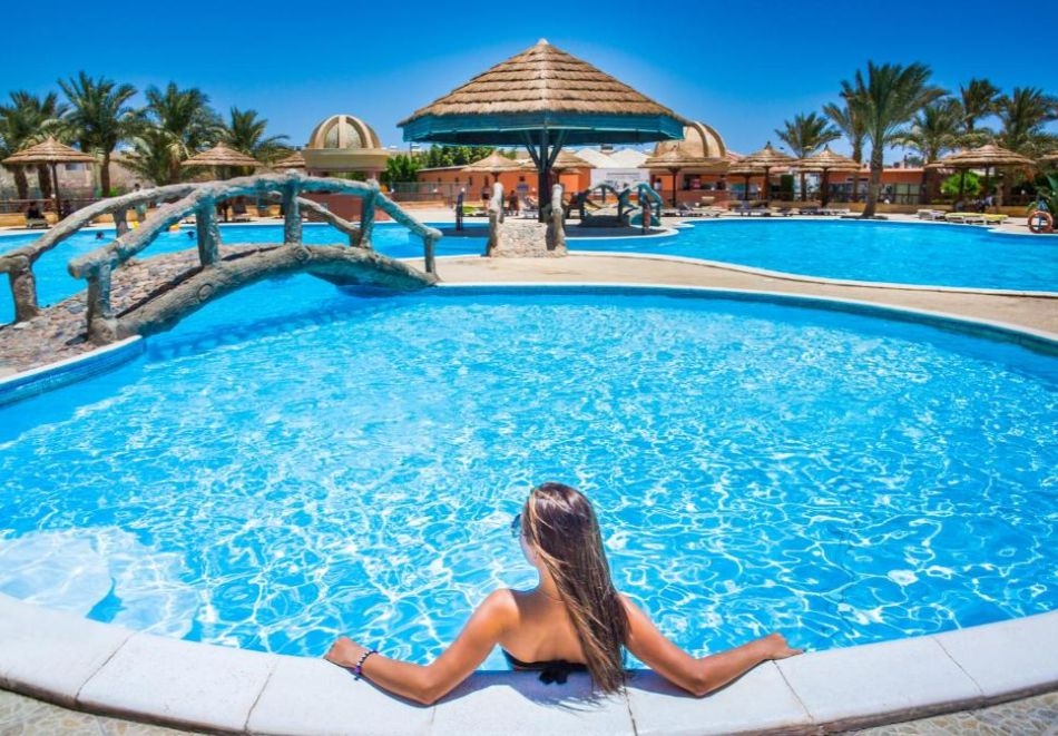 На първа линия в Хургада, Египет: Полет от София + 7 All Inclusive нощувки на човек в SEAGULL BEACH RESORT 4*, снимка 7