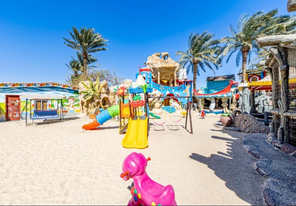На първа линия в Хургада, Египет: Полет от София + 7 All Inclusive нощувки на човек в SEAGULL BEACH RESORT 4*, снимка 18
