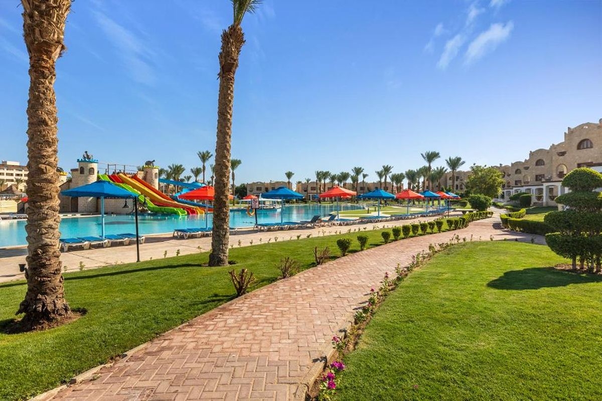 Почивка в Хургада, Египет: Полет от София + 4 нощувки на човек на база All inclusive в Royal Lagoons Resort & Aqua Park 5*/ Families and Couples Only/, снимка 4