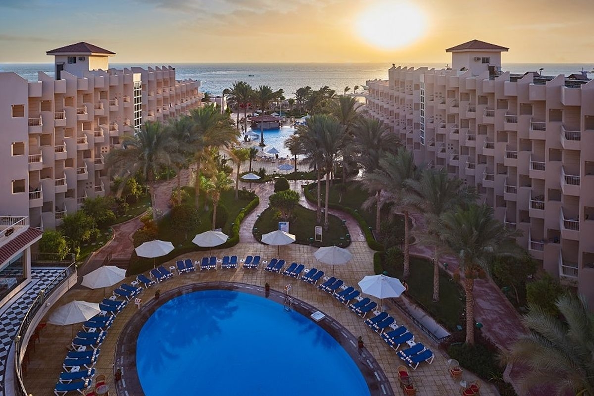 Нова Година в Египет: Чартърен полет от София + 6 нощувки на All Inclusive в SEA STAR BEAU RIVAGE 5* + 1 нощувка със закуска, обяд, вечеря и посещение на пирамидите в Кайро. Доплащане за Новогодишна вечеря., снимка 5