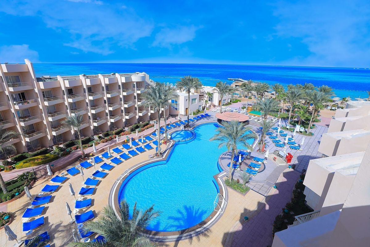 Нова Година в Египет: Чартърен полет от София + 6 нощувки на All Inclusive в SEA STAR BEAU RIVAGE 5* + 1 нощувка със закуска, обяд, вечеря и посещение на пирамидите в Кайро. Доплащане за Новогодишна вечеря., снимка 3
