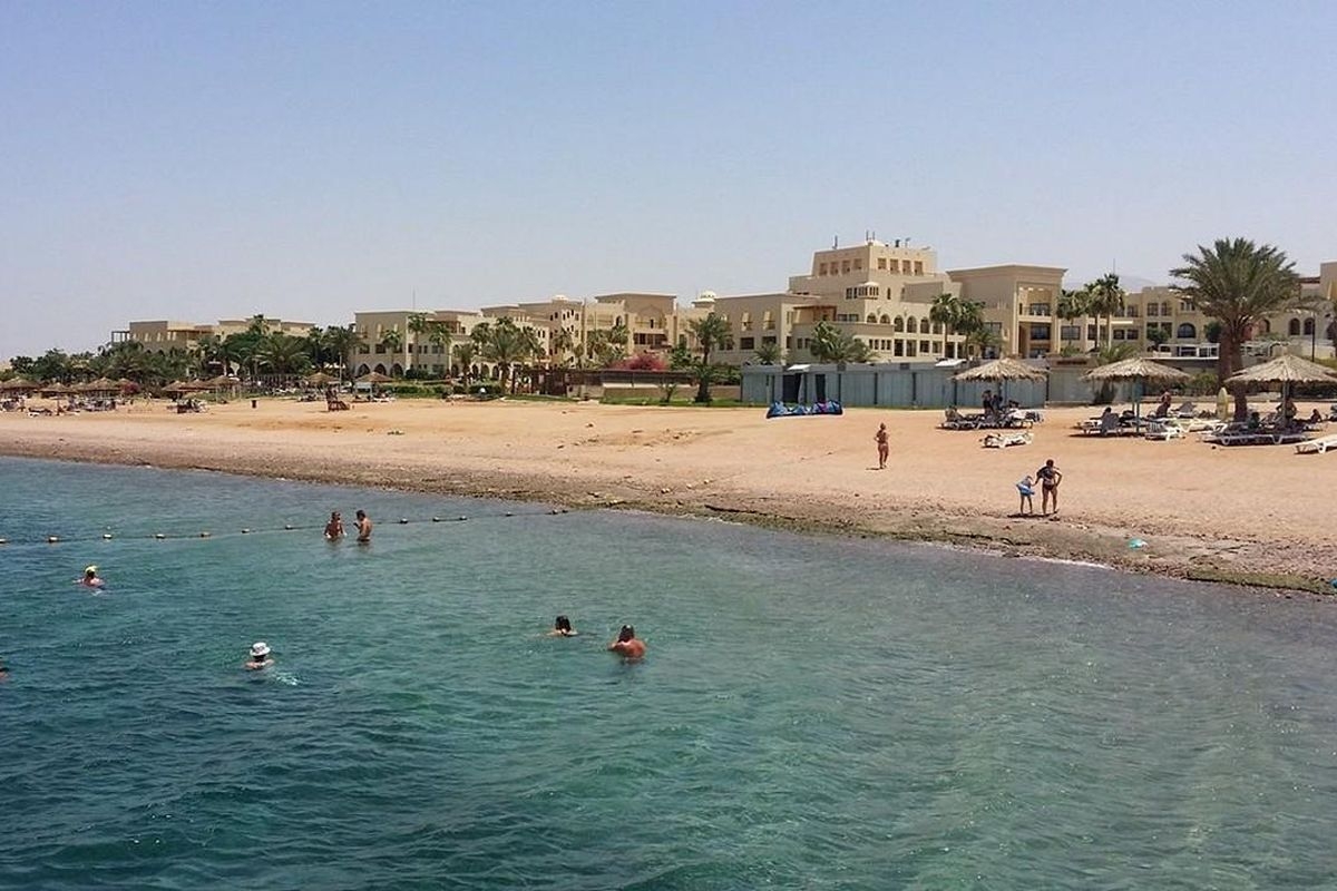 Почивка в Йордания: Полет от София + 7 нощувки със закуски в Al Qidra Hotel and Suites Aqaba Standard 3*. Възможност за посещение на град Петра и сафари в пустинята Уади Рум, снимка 6