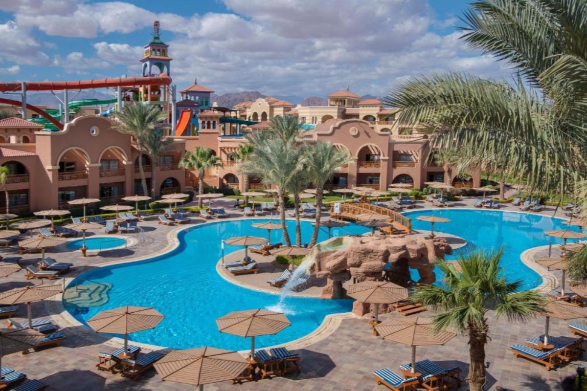 Нова година в Шарм ел Шейх, Египет: Полет от София + 4 нощувки на база All Inclusive в Charmillion Gardens Aqua Park 5*. Задължително заплащане на Новогодишна вечеря, снимка 2
