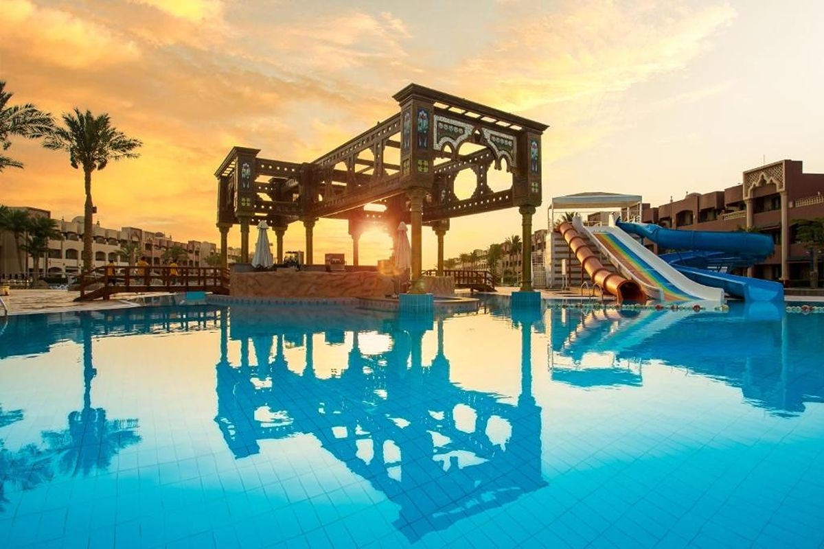 Нова Година в Хургада, Египет: Полет от София + 4 или 7 нощувки на база All inclusive в Sunny Days El Palacio Resort & Spa 4*, снимка 3