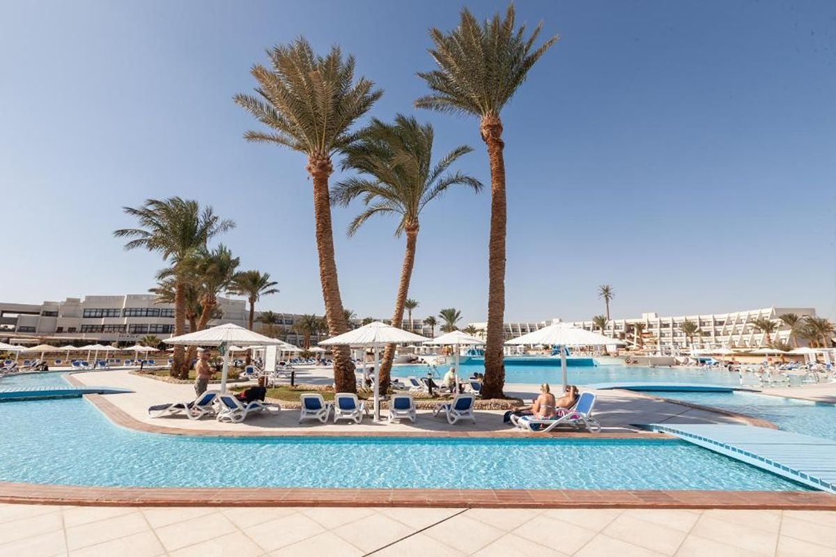 Нова Година в Хургада, Египет: Полет от София + 4 или 7 нощувки на база All inclusive в Pharaoh Azur Resort 4*, снимка 4