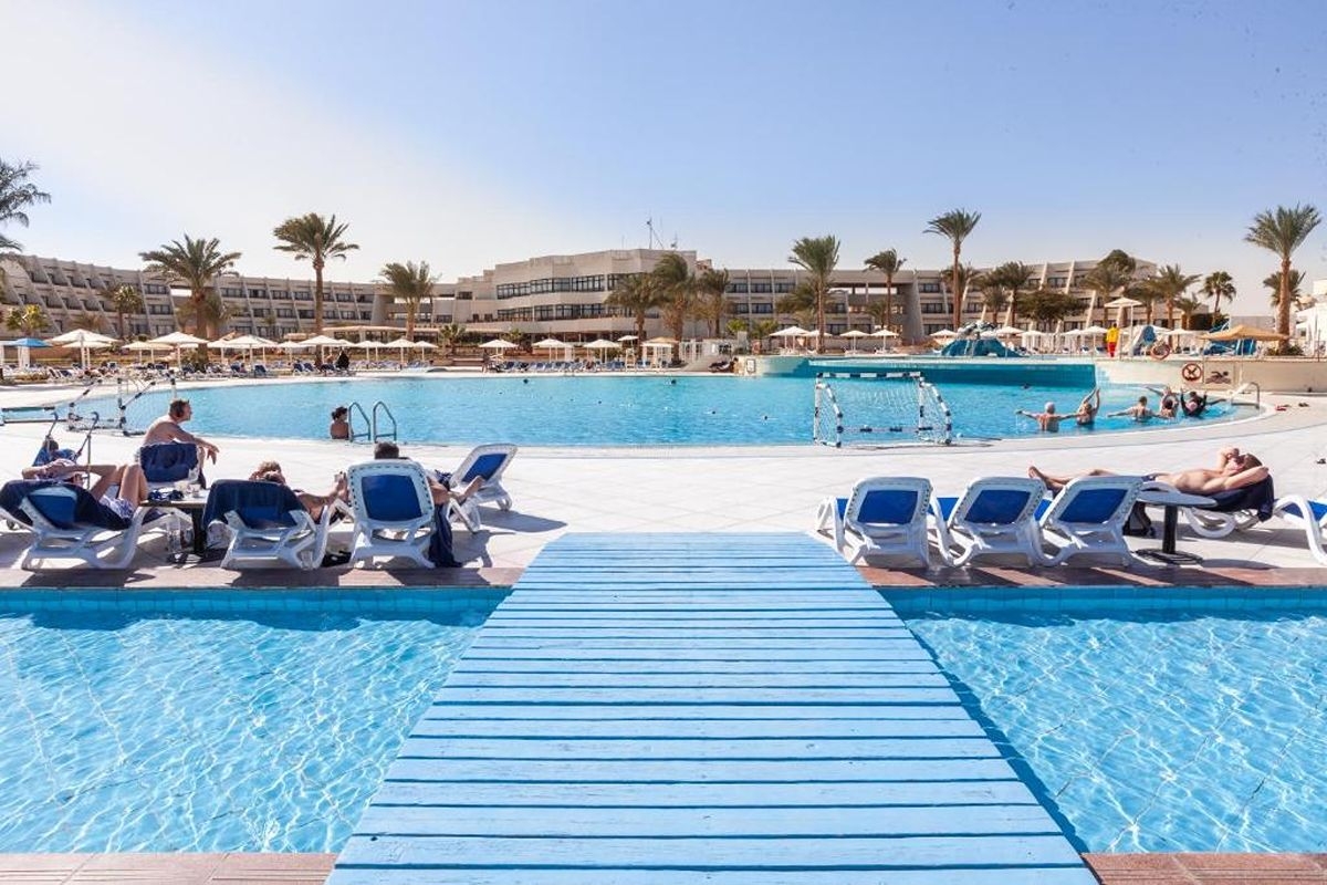 Нова Година в Хургада, Египет: Полет от София + 4 или 7 нощувки на база All inclusive в Pharaoh Azur Resort 4*, снимка 3