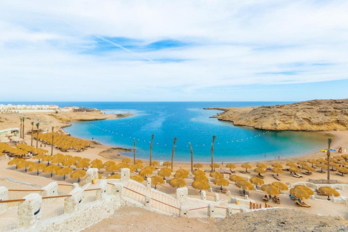 На първа линия в Хургада, Египет: Полет от София + 7 All Inclusive нощувки в SIVA GOLDEN BAY MAKADI 4*, снимка 3