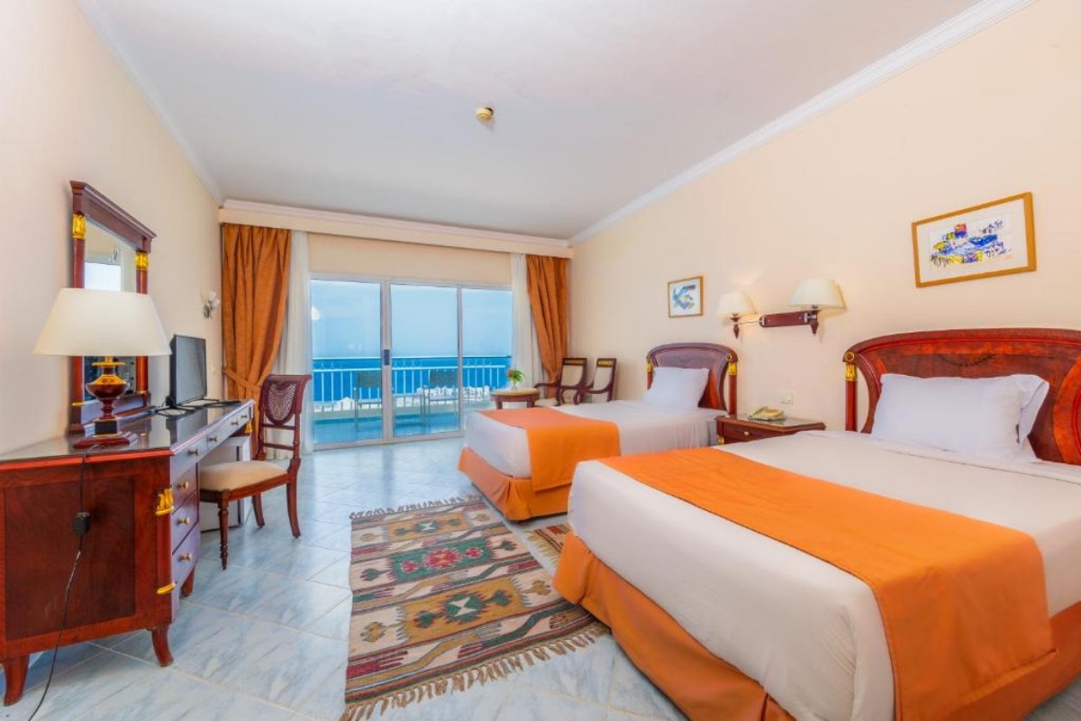 На първа линия в Хургада, Египет: Полет от София + 7 All Inclusive нощувки в SIVA GOLDEN BAY MAKADI 4*, снимка 9