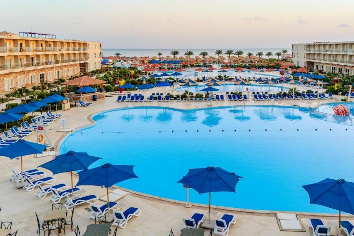 На първа линия в Хургада, Египет: Самолетен билет от София + 7 All Inclusive нощувки в REWAYA INN RESORT 5*, снимка 3