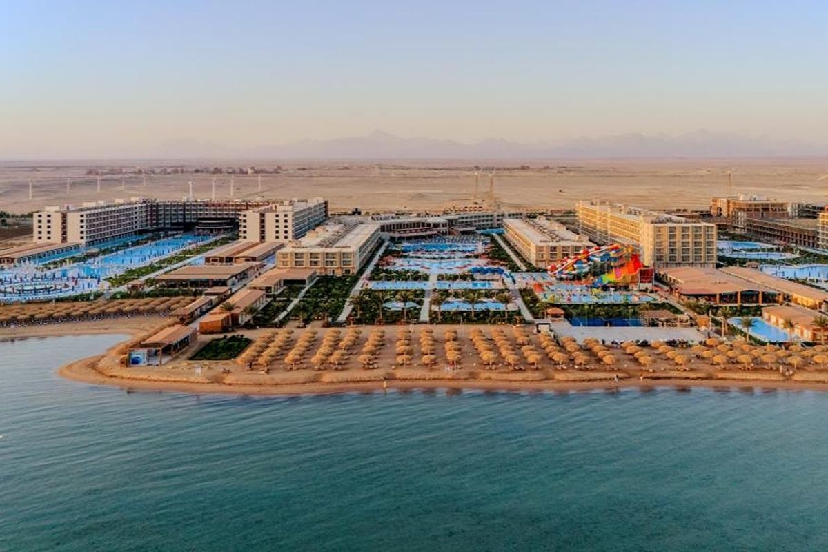 На първа линия в Хургада, Египет: Самолетен билет от София + 7 All Inclusive нощувки в REWAYA INN RESORT 5*, снимка 4