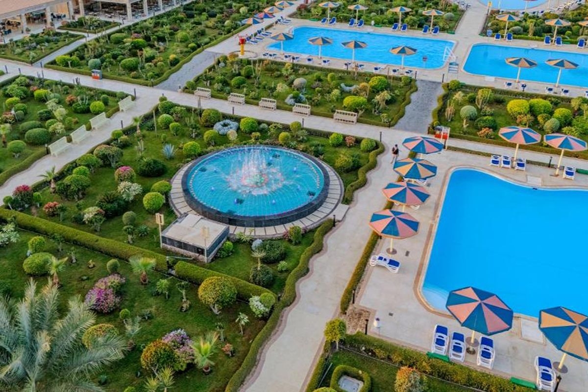 На първа линия в Хургада, Египет: Самолетен билет от София + 7 All Inclusive нощувки в REWAYA INN RESORT 5*, снимка 5