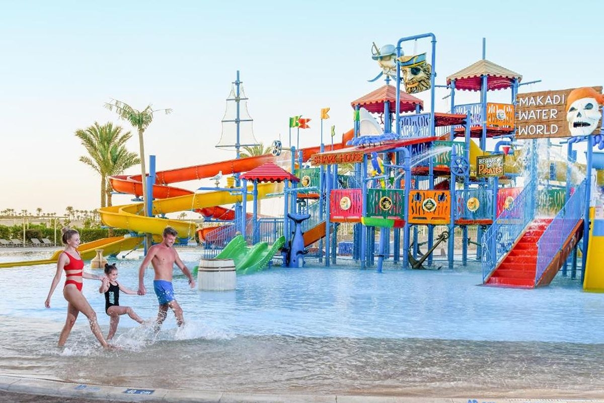 Коледа в Египет: Чартърен полет от София + 6 нощувки на база All Inclusive в Jaz Makadi Oasis 5* + 1 нощувка със закуска, обяд, вечеря и посещение на пирамидите в Кайро, снимка 4