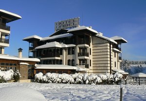 Коледа в хотел Орбел****, Добринище! 3 нощувки на човек със закуски и вечери, едната празнична с DJ + вътрешен басейн с минерална вода и релакс пакет