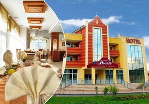 Коледа в хотел Холидей****, Велинград! 2 или 3 нощувки на човек със закуски и празнични вечери с традиционни ястия и DJ + СПА пакет
