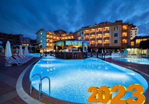 Нова Година в хотел Grand Seker Hotel 4*, Сиде, Турция! Автобусен транспорт + 4 нощувки на човек на база ALL Inclusive. Дете до 11.99г. безплатно!