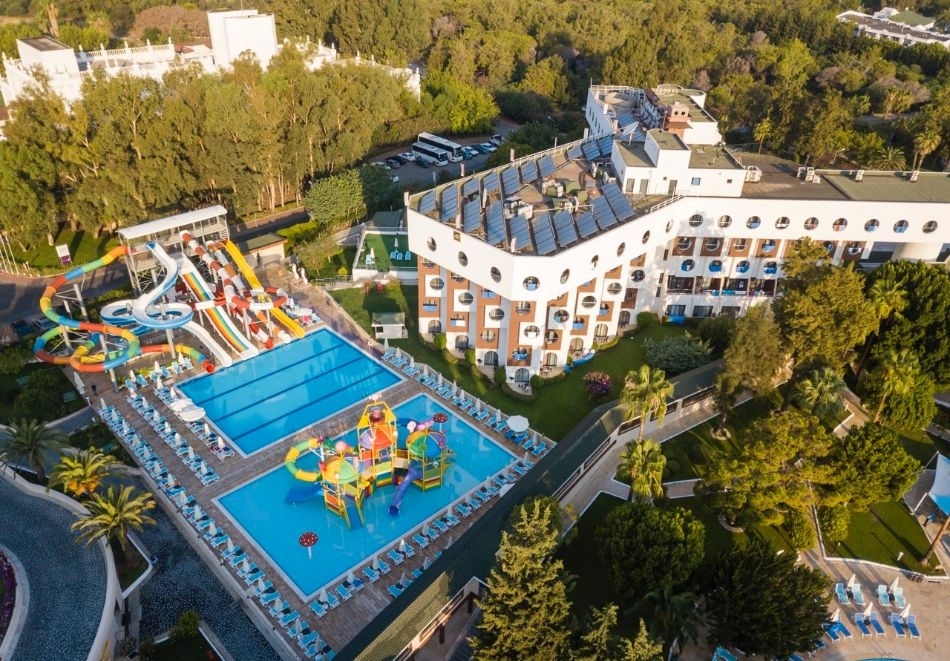 Ранни записвания за лято 2023г. в хотел AMARA FAMILY RESORT 5*, Сиде, Турция! Автобусен транспорт + 7 нощувки на човек на база Ultra All inclusive + басейни и водни пързалки! Дете до 11.99 безплатно