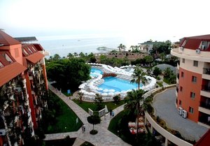 Ранни записвания за лято 2023г. в хотел Palmeras Beach Hotel 5*, Алания, Анталия! Автобусен транспорт + 7 нощувки на човек на база Ultra Аll Inclusive + басейни и водни пързалки. Дете до 12.99 г. Безплатно!