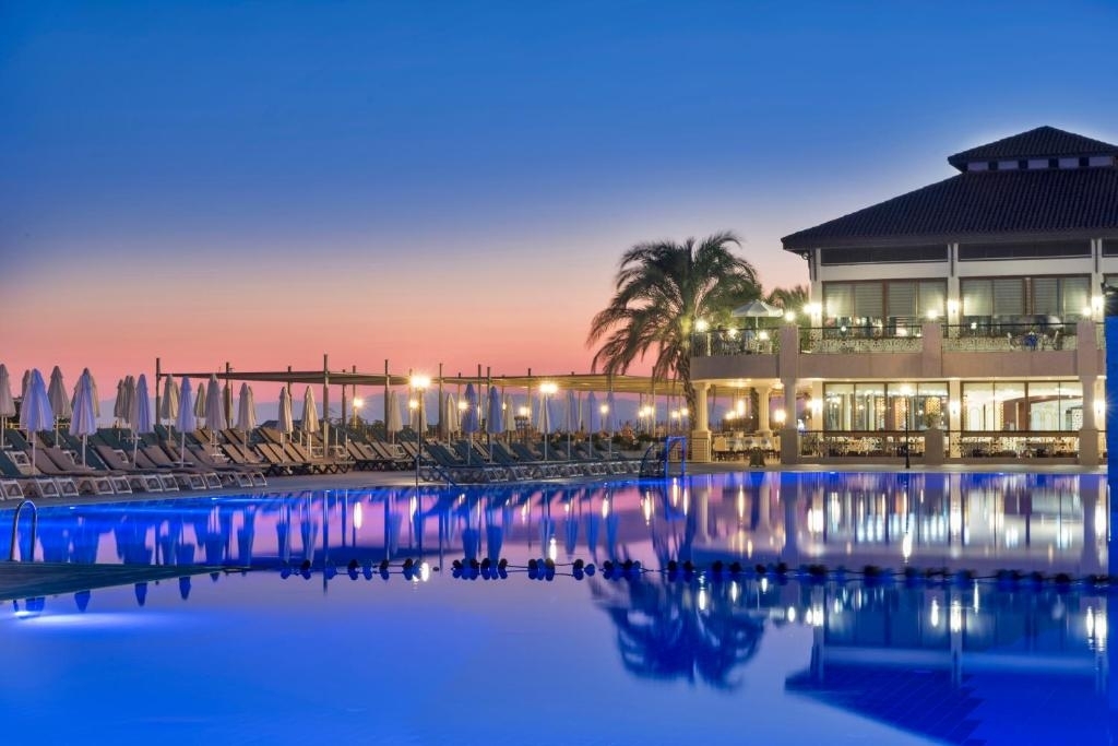 21.04 в хотел CLUB NENA 5*, Сиде, Турция! Автобусен транспорт + 7 нощувки на база All Inclusive на човек + басейни. Дете до 8.99г. БЕЗПЛАТНО!