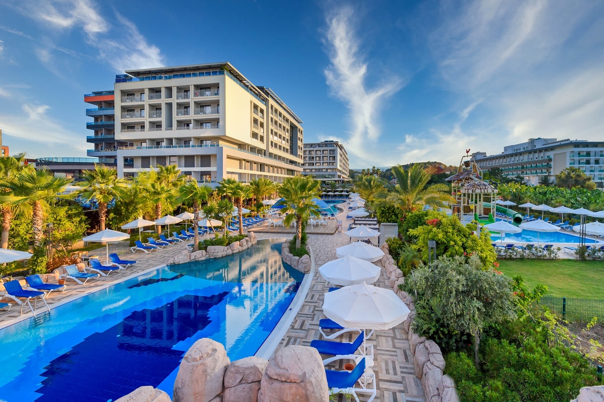 21.04 в NUMA BAY EXCLUSIVE HOTEL 5*, Алания, Турция! Автобусен транспорт + 7 нощувки на човек на база Ultra All Inclusive. Дете до 12.99г. безплатно!