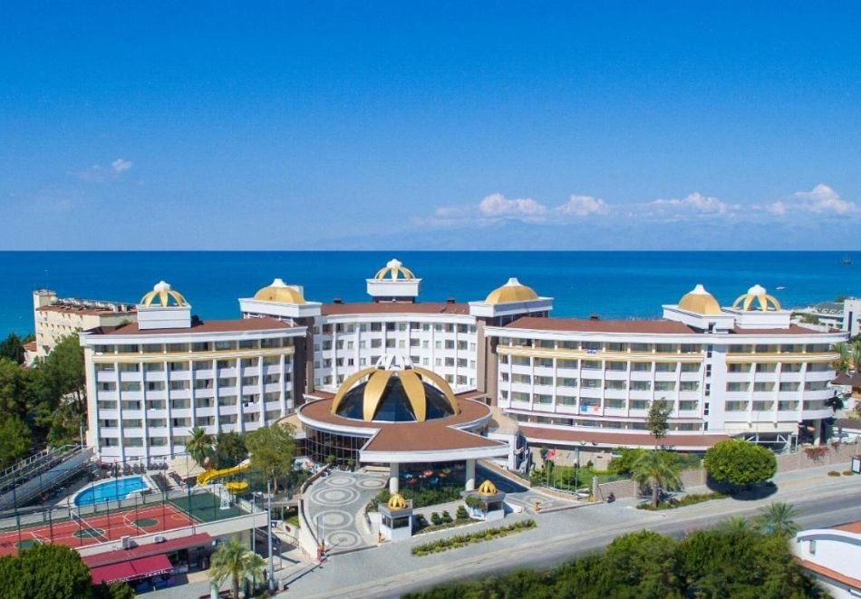 През април в хотел SIDE ALEGRIA HOTEL & SPA 5*, Сиде, Турция! Автобусен транспорт + 7 нощувки на база All Inclusive на човек + басейни