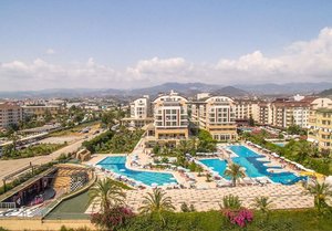 Почивка в хотел HEDEF RESORT & SPA 5* Алания, Турция! Автобусен транспорт + 7 нощувки на човек на база Ultra All Inclusive + басейни и водни пързалки. Дете до 11.99 г. БЕЗПЛАТНО!