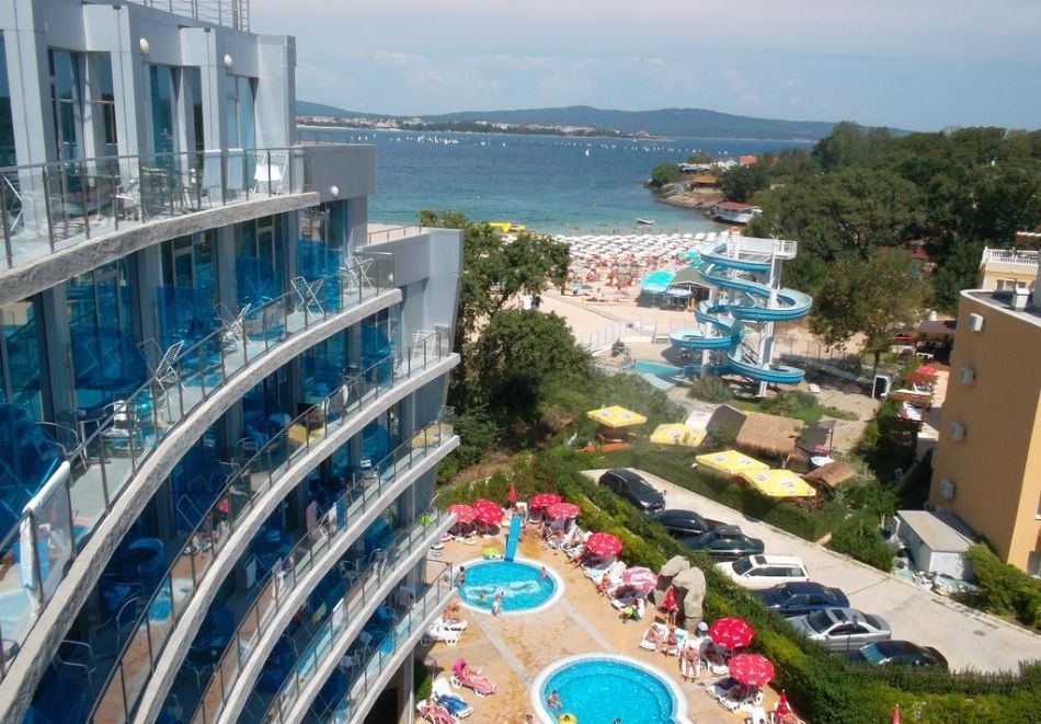 Ранни записвания на ПЪРВА линия в Китен! Нощувка на база All Inclusive на човек + басейн в Хотел Каменец***. Дете до 12г. БЕЗПЛАТНО!