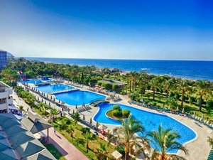 Ранни записвания в MC Arancia Resort Hotel & Spa 5*, Алания, Турция! Автобусен транспорт + 7 нощувки на човек на база Ultra All Inclusive + басейни и водни пързалки