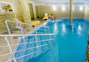 Mинерален басейн и СПА, 2+ нощувки на човек със закуски и вечери в хотел Холидей****, Велинград