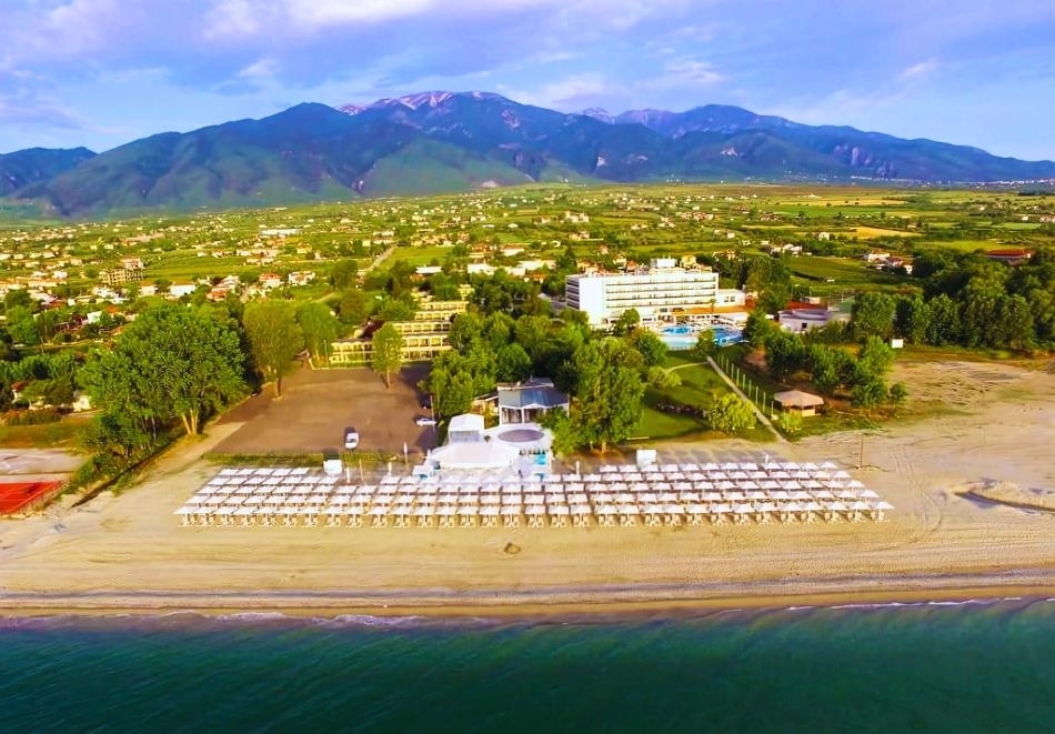 Лято 2025 на 1-ва линия в хотел Olympian Bay 4*, Лептокария, Гърция! All Inclusive нощувка на човек + басейни. Дете до 11.99г. БЕЗПЛАТНО!