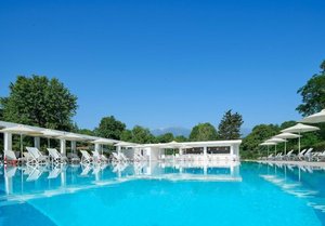 Ранни записвания за лято 2025 на 1-ва линия в Гърция! All inclusive нощувка на човек + басейн в хотел Olympios Zeus, Плака Литохоро
