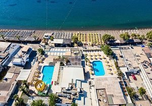На първа линия в Бодрум, Турция! 7 Аll Inclusive нощувки на човек + водни пързалки и дете до 12г. БЕЗПЛАТНО в PETUNYA BEACH RESORT 4*