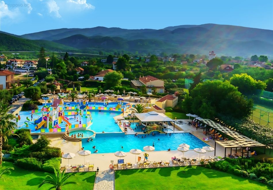 Ранни записвания за лято 2025 в хотел Cronwell Platamon Resort 5*, на 1-ва линия, Олимпийска ривиера, Гърция! All Inclusive нощувка на човек + чадър и шезлонг на плажа + Splash Park с повече от 40 водни атракции!