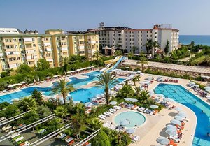 Ultra All Inclusive почивка на 50м. от плажа в Алания, Турция! Автобусен транспорт + 7 нощувки за ДВАМА в хотел HEDEF RESORT & SPA 5* + басейни и водни пързалки. Дете до 11.99г. безплатно