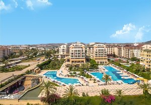 На първа линия в HEDEF BEACH RESORT & SPA 5* Алания, Турция! Автобусен транспорт + 7 нощувки на човек на база Ultra All Inclusive + басейни и пързалки