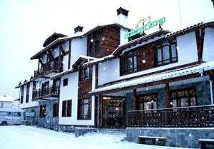 Почивка в Банско: Нощувка на човек от Семеен хотел Холидей Груп