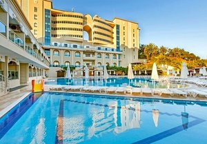 На първа линия в Сиде, Турция: 7 Аll Inclusive нощувки на човек в SULTAN OF SIDE HOTEL 5* + автобусен транспорт. Дете до 11.99 безплатно