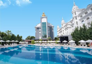Почивка в Сиде, Турция: Автобусен транспорт от София + 7 нощувки на човек на база ULTRA Аll Inclusive + басейни в  WELL PALACE SIDE 5*. Дете до 11.99г. БЕЗПЛАТНО.