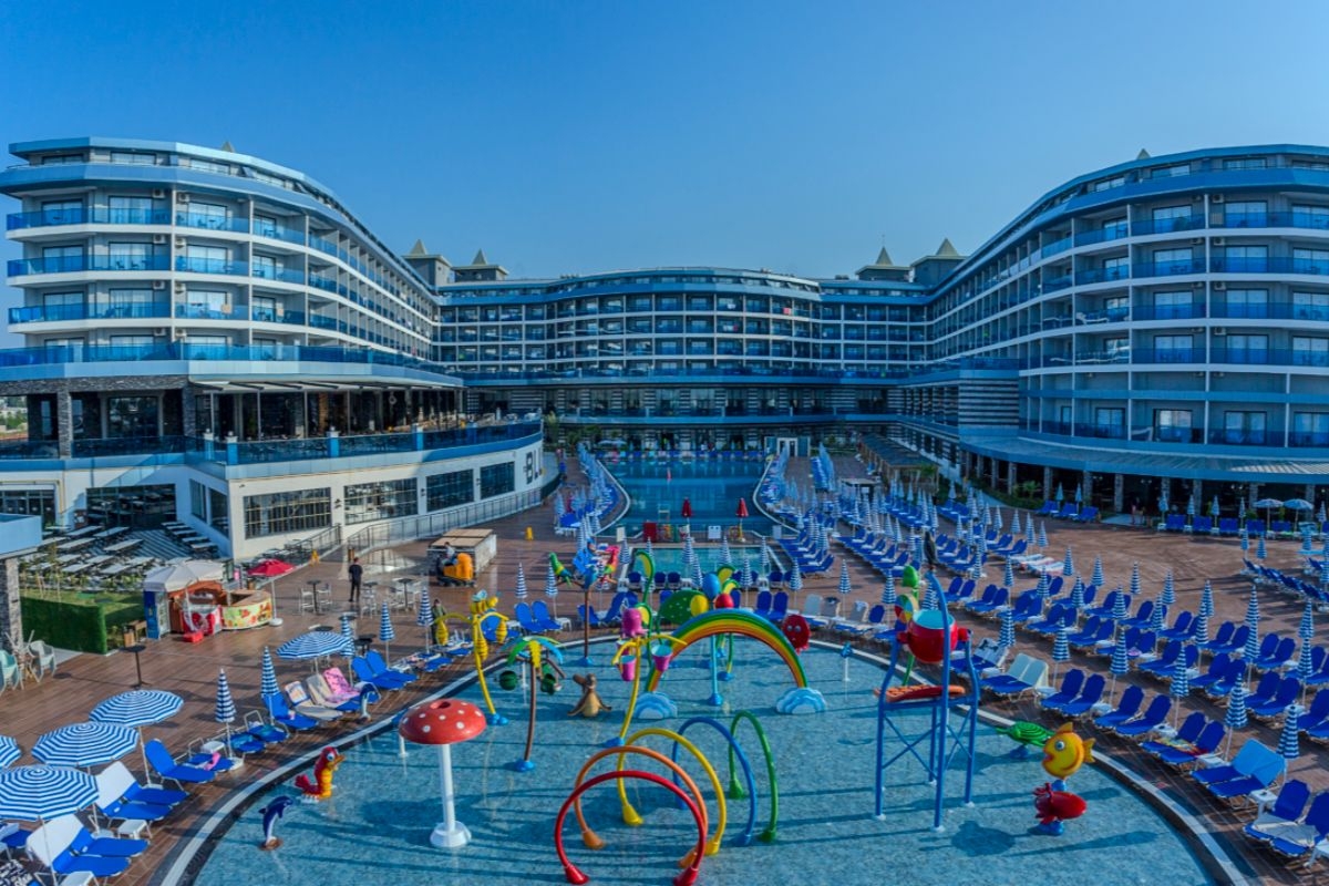 На 100м. от плажа в Алания, Турция: 7 ULTRA All Inclusive нощувки на човек + автобусен транспорт в EFTALIA BLUE HOTEL 5*. Дете до 15г. безплатно!