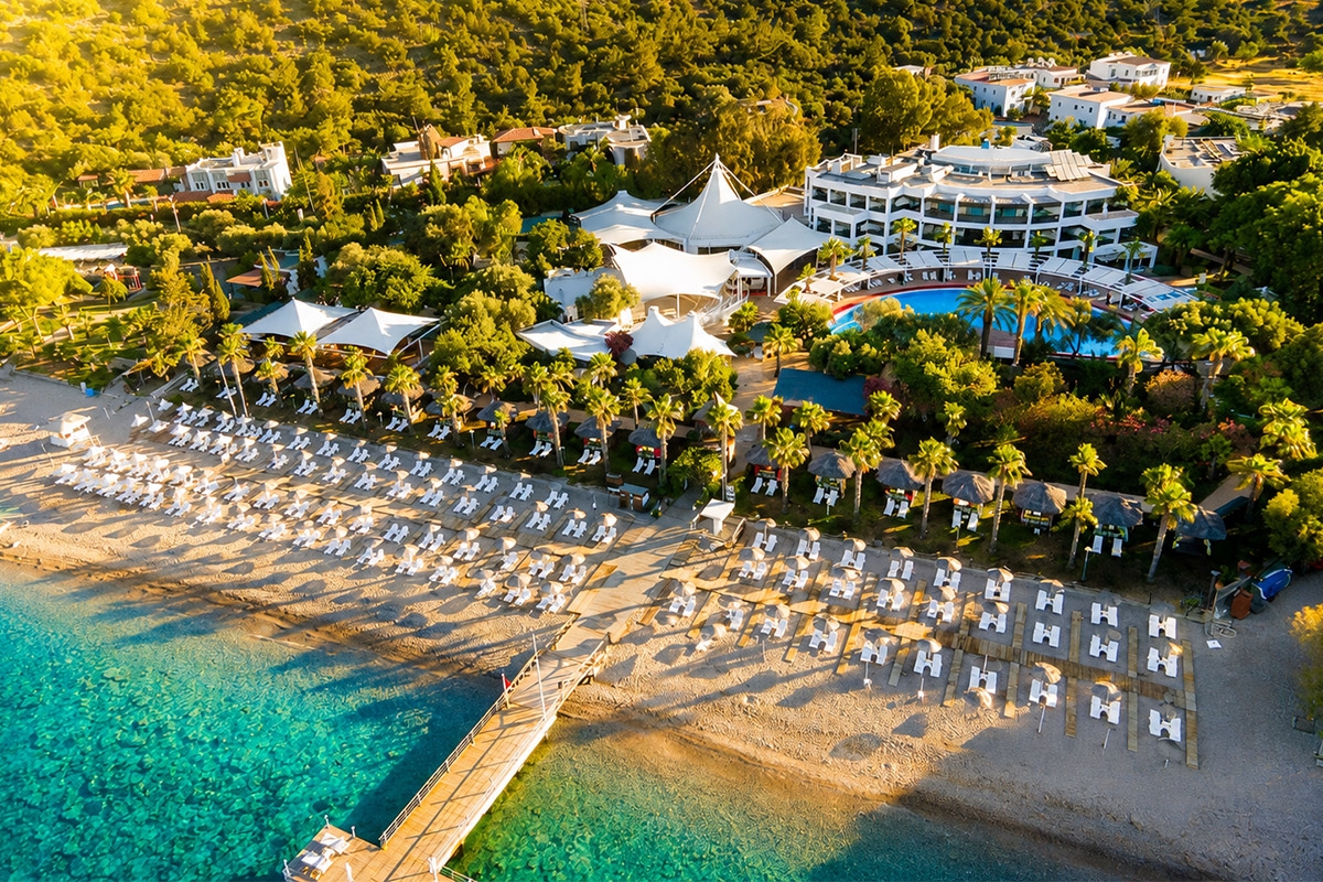 На първа линия в Бодрум, Турция: Чартърен полет от София + 7 All Inclusive нощувки в LATANYA PARK RESORT ZENIYA 4*