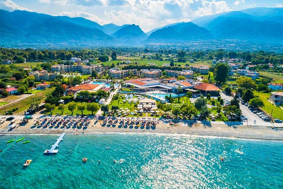 Ранни записвания на първа линия в Лептокария, Гърция: Нощувка на база Ultra All Inclusive + 2 басейна и детски аквапарк в Poseidon Palace Hotel. ДЕТЕ до 13г. БЕЗПЛАТНО!