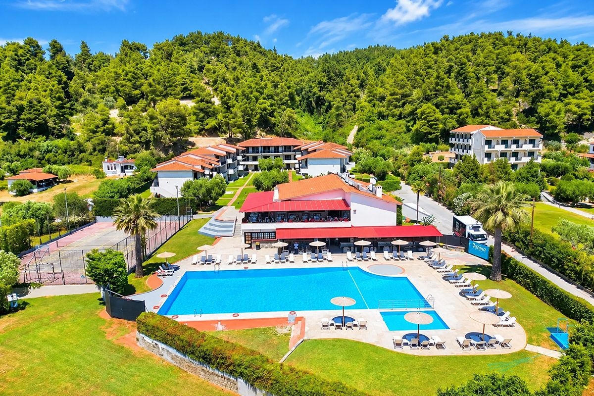 Ранни записвания във Фурка, Гърция: Нощувка на база All Inclusive + басейн в хотел Bellagio. Дете до 12г. безплатно