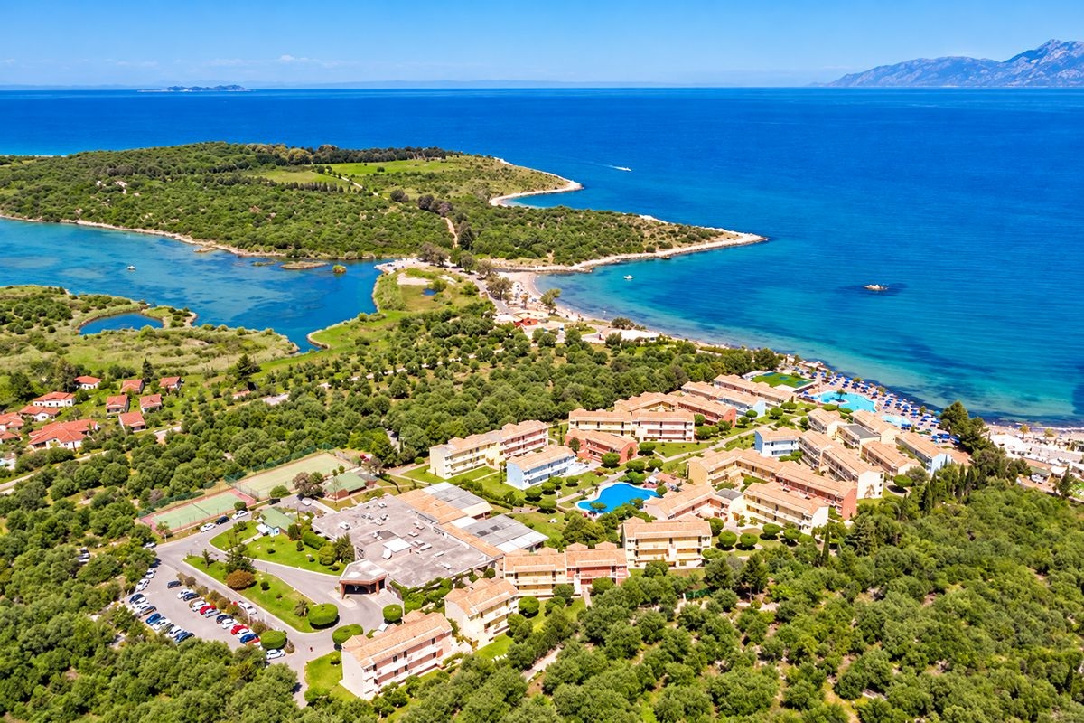Ранни записвания на първа линия на о.Корфу, Гърция: Нощувка на база All Inclusive + три басейна в Mareblue Beach Resort****. Дете до 11.99г. БЕЗПЛАТНО!