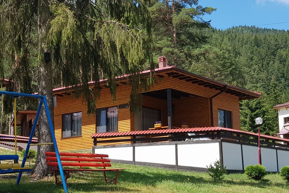 Почивка край язовир Доспат: 2 или 3 нощувки в самостоятелна вила за четирима с 2 деца във Ваканционно селище Ива – снимка 3