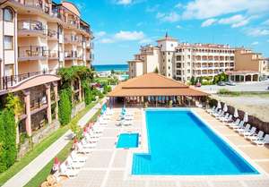 08.07 - 15.09 на 50м. от плажа в Царево! Нощувка на човек на база All Inclusive + 3 басейна и анимация + чадър и шезлонг на плажа от хотел Саут Бийч****. ДЕТЕ до 11.99г. БЕЗПЛАТНО