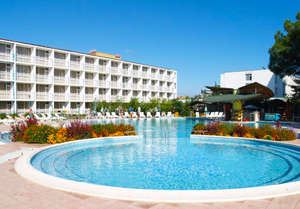 Нощувка на база All Inclusive на човек + басейн от Хотел Балатон, Слънчев Бряг